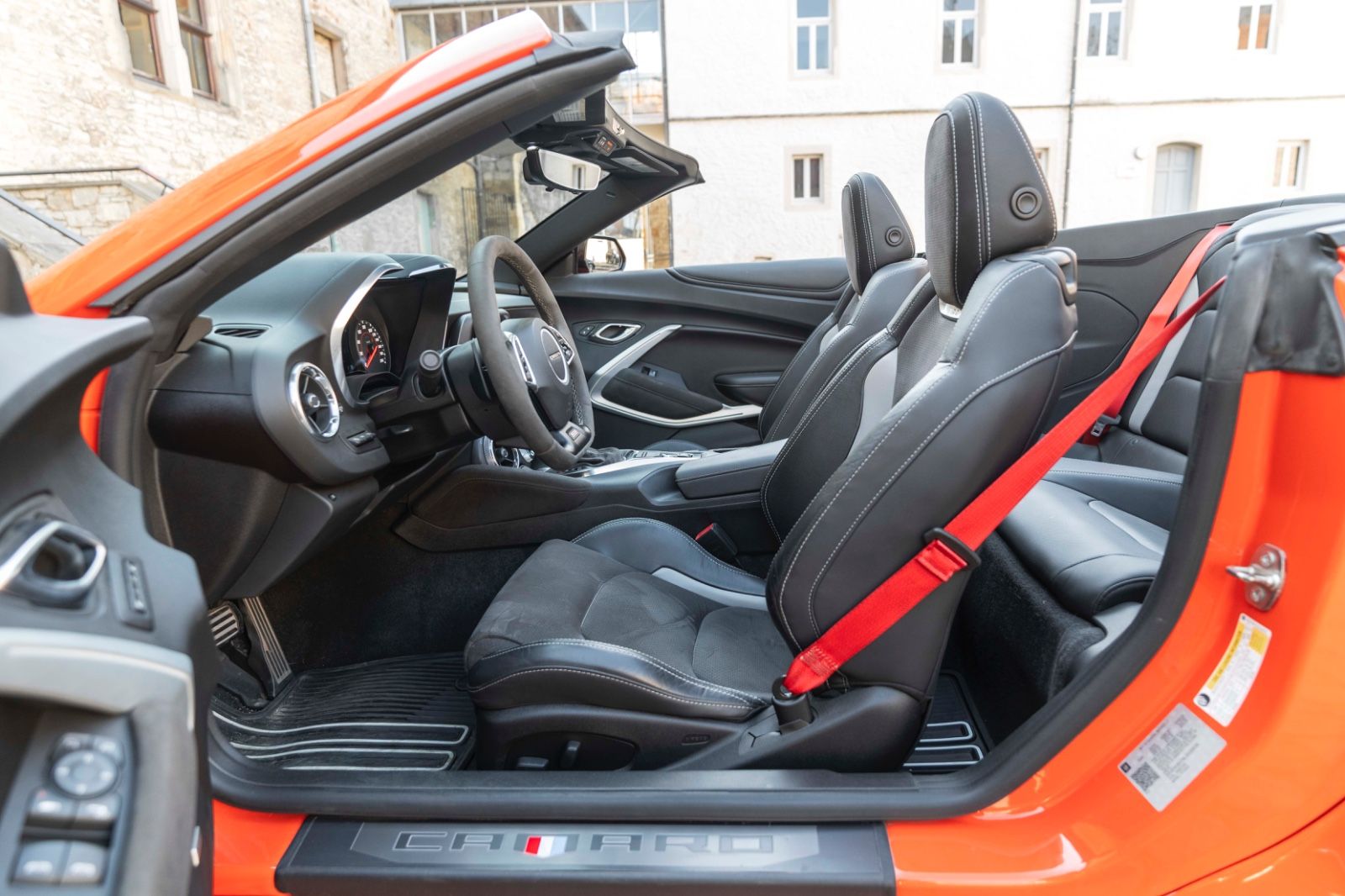 Fahrzeugabbildung Chevrolet Camaro 6,2L V8 Sport HUD KAM NAV CARPLAY BOSE