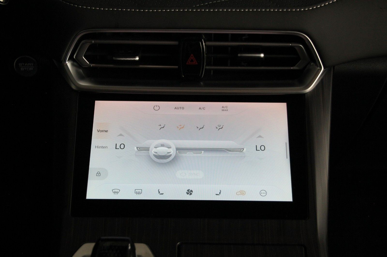 Fahrzeugabbildung GWM WEY03 LUXURY 4WD PHEV Pano, Sitzk., Winter
