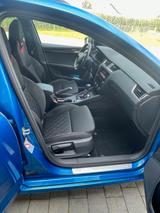 Skoda Octavia 2.0 TDI SCR DSG 4x4 RS Combi RS - Skoda Octavia: Blau, RS
