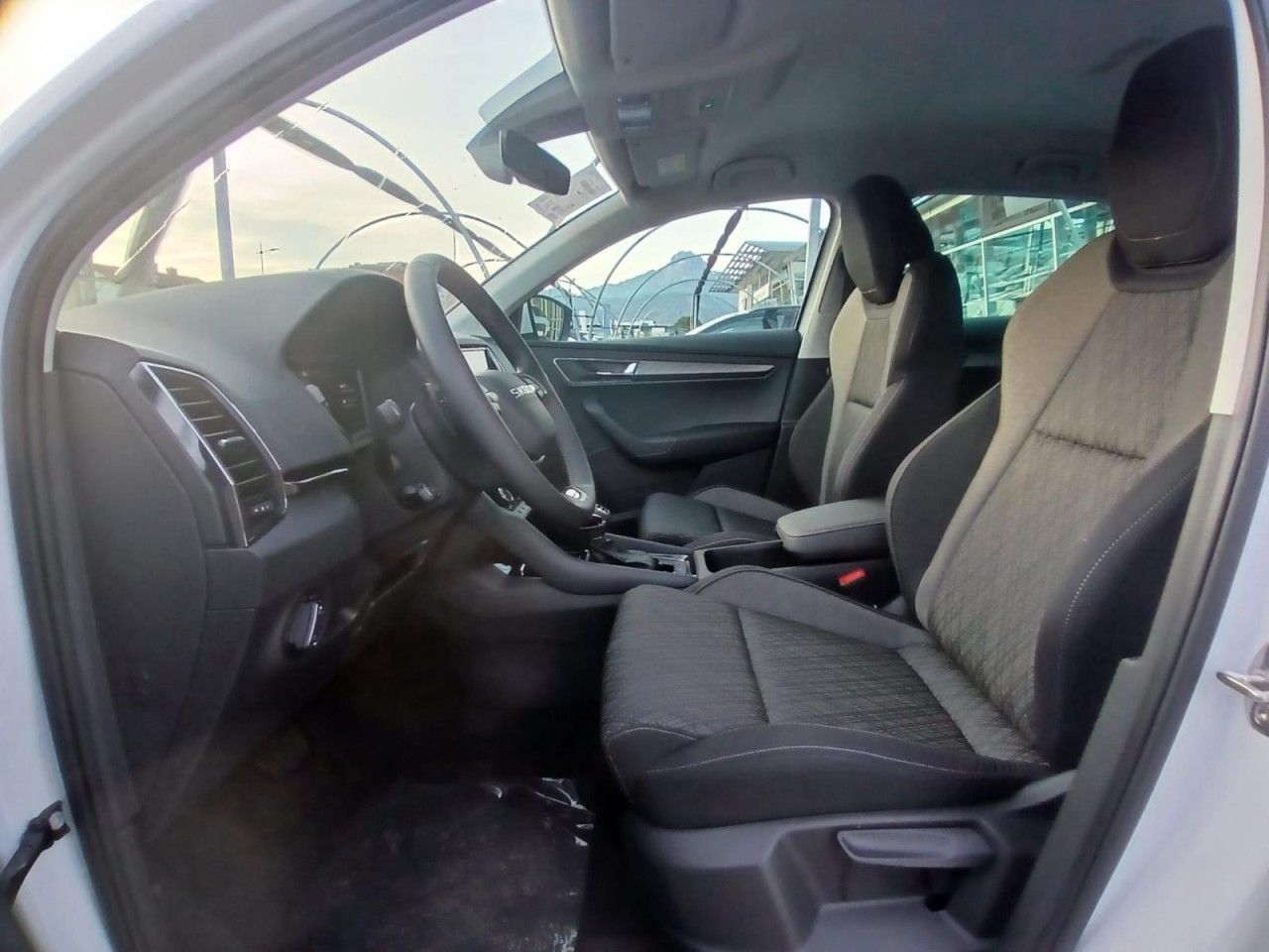 Fahrzeugabbildung SKODA Karoq 4x4 Selection TDI DSG AHK - 5 J.Garantie