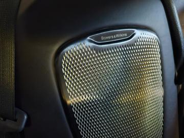 2024 Aston Martin DB12 — миниатюра 18