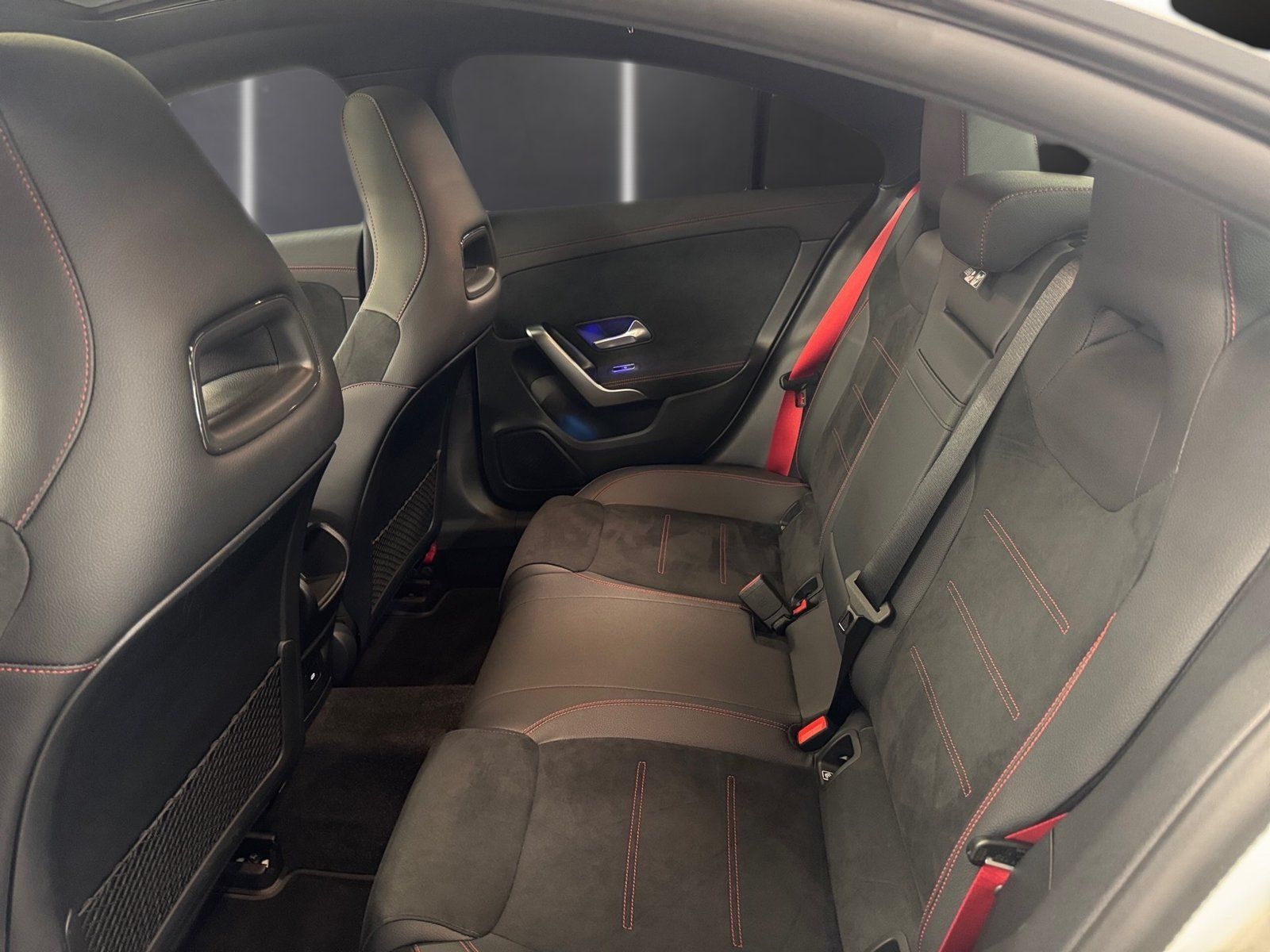 Fahrzeugabbildung Mercedes-Benz CLA 35 4M AMG*Pano*Aero*Distr*Mbeam*19"*360*Nght