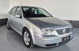 Volkswagen Bora 1.6 16V cat Highline - Volkswagen Bora Highline mit Benzin-Antrieb