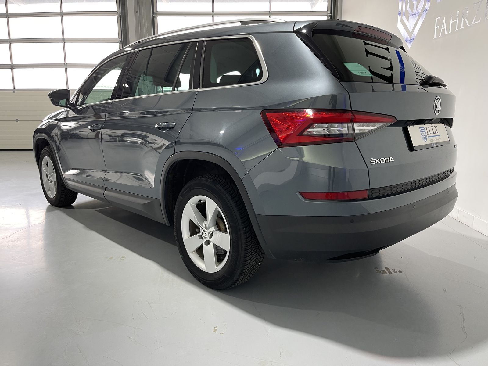 Fahrzeugabbildung SKODA Kodiaq Ambition 2.0 TDI*AHK*ACC*Cam*STHZ*Navi*