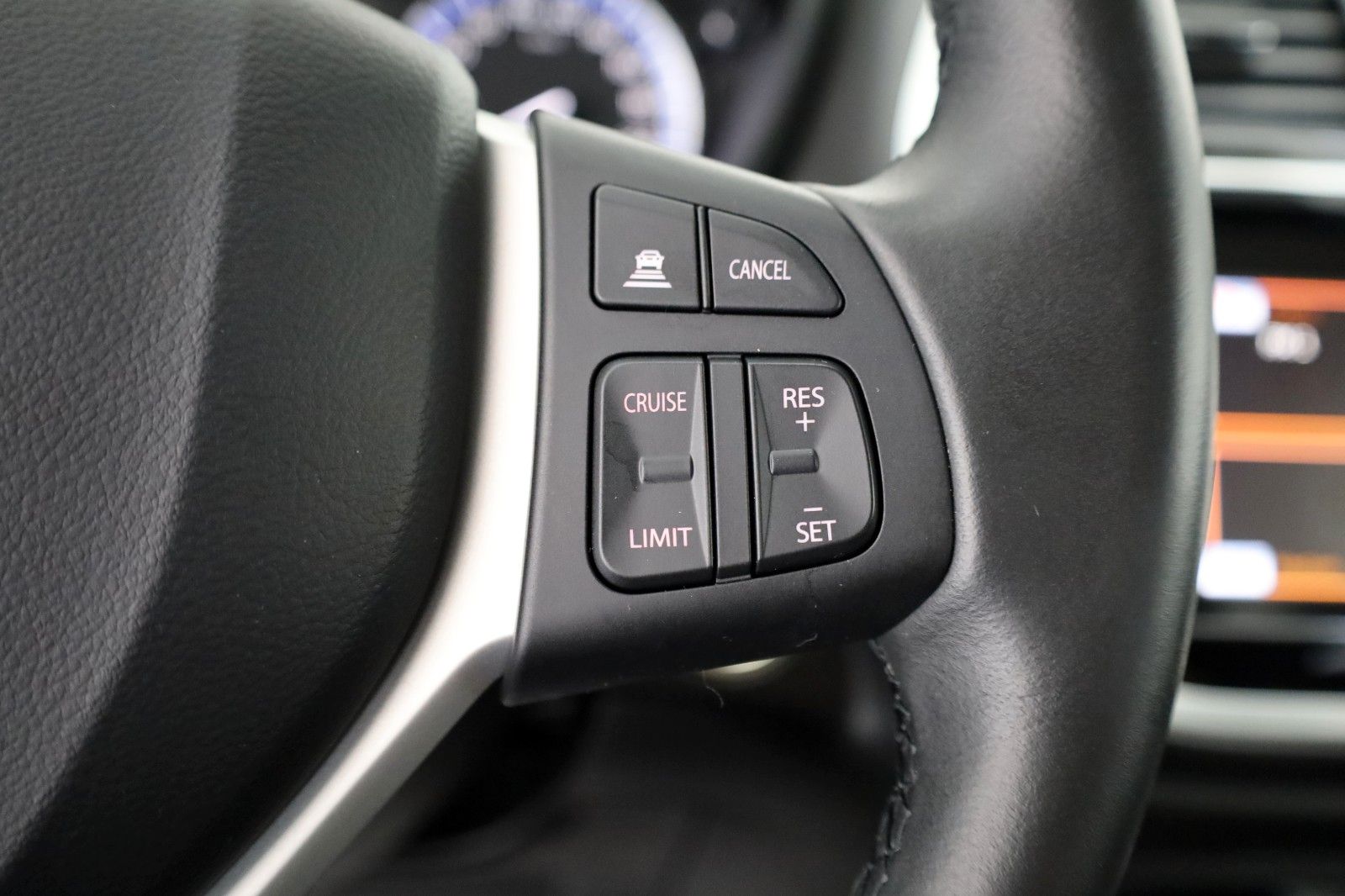 Fahrzeugabbildung Suzuki SX4 S-Cross Comfort LED,SH,PDC,ACC,Apple Car