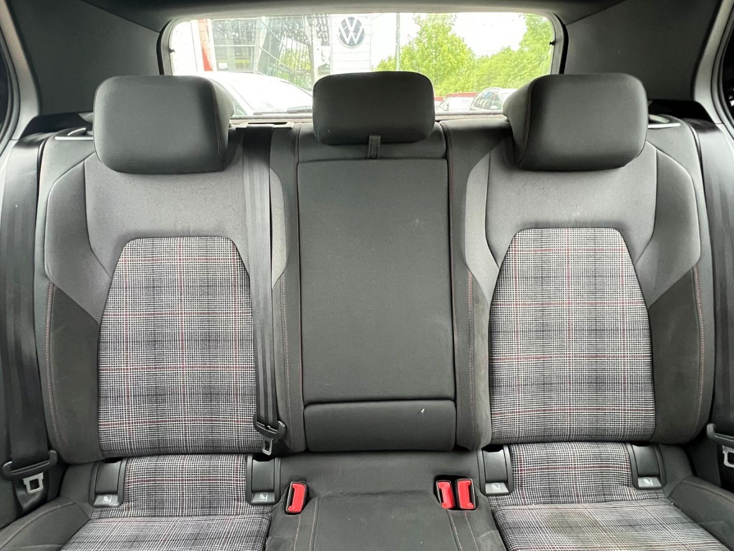 Golf GTI 2.0TSI DSG - NAV*ACC*KAMERA*SPORT*1HD!!
