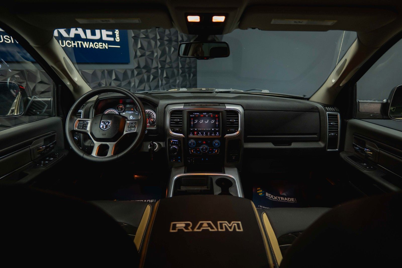 Fahrzeugabbildung Dodge RAM 5.7 V8 HEMI 4x4 Offroad Night LONGBED *LPG*