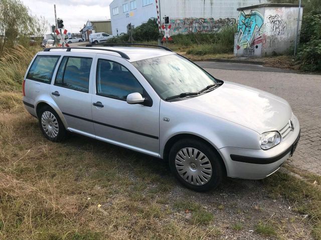 Volkswagen Auto Volkswagen Golf 4  1,6L  Tüf NEU