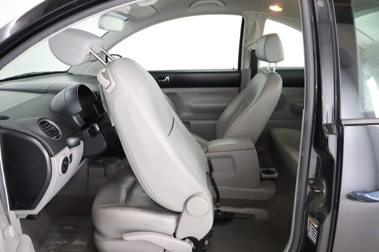 Fahrzeugabbildung Volkswagen New Beetle 2.0 * Sitzhzg. * Klima * HU/AU 07.27