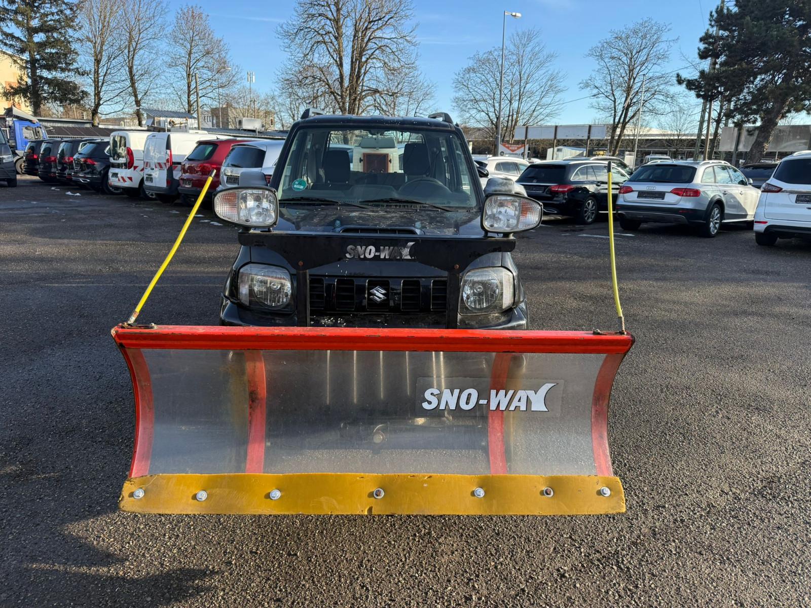 Suzuki Jimny *Schneepflug und Streugerät