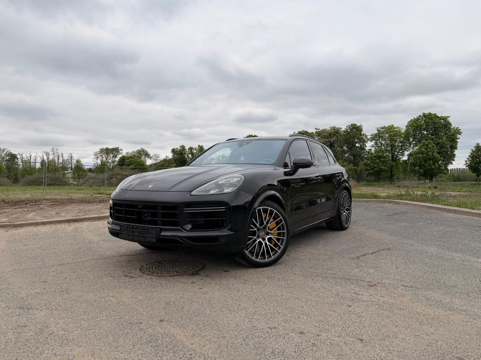 Porsche Cayenne Turbo *Keramik*Pano*Vollausstattung*
