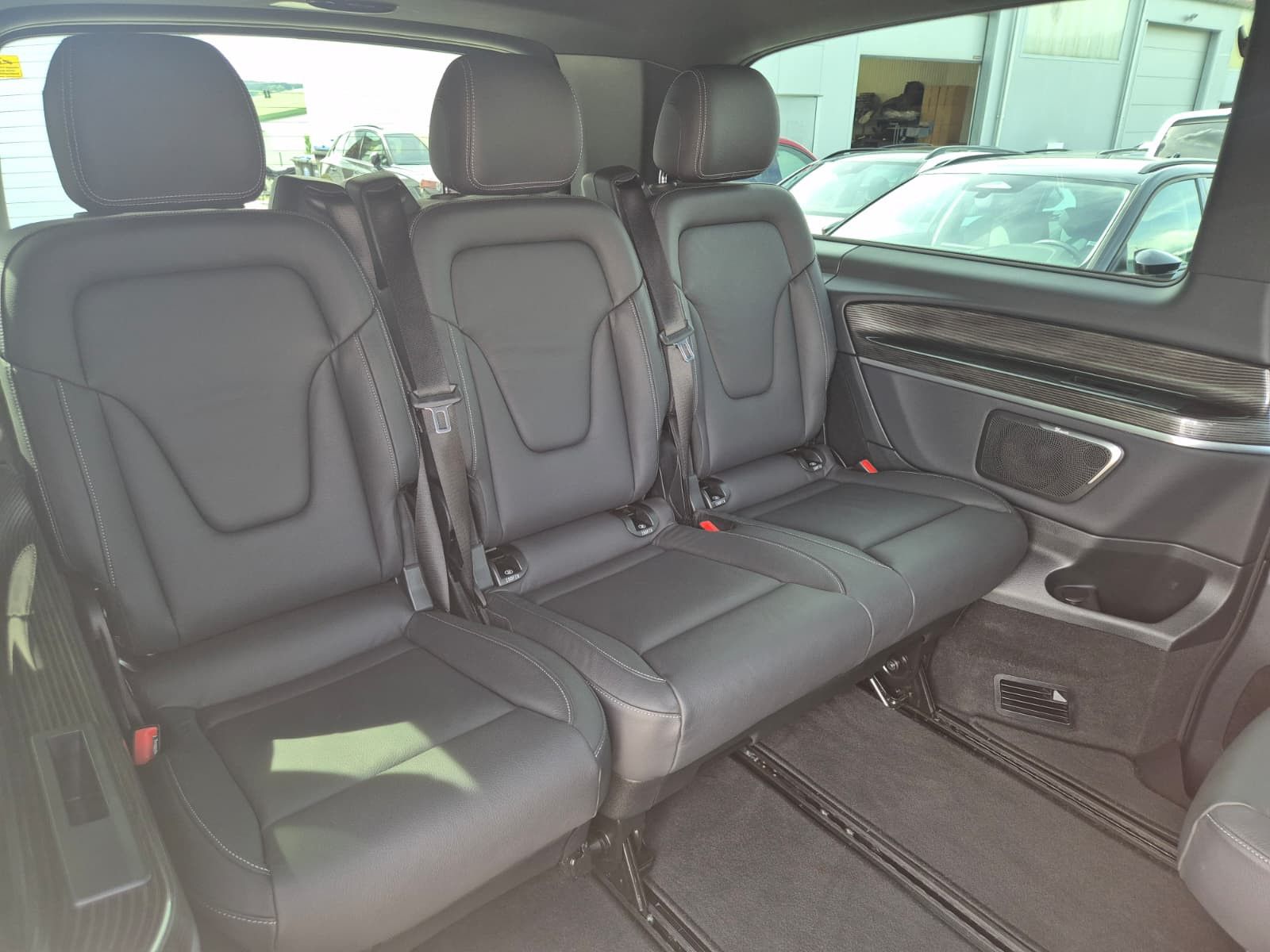 Fahrzeugabbildung Mercedes-Benz V 250 d AVANTGARDE extralang LEDER*LED*BUR*DISTR