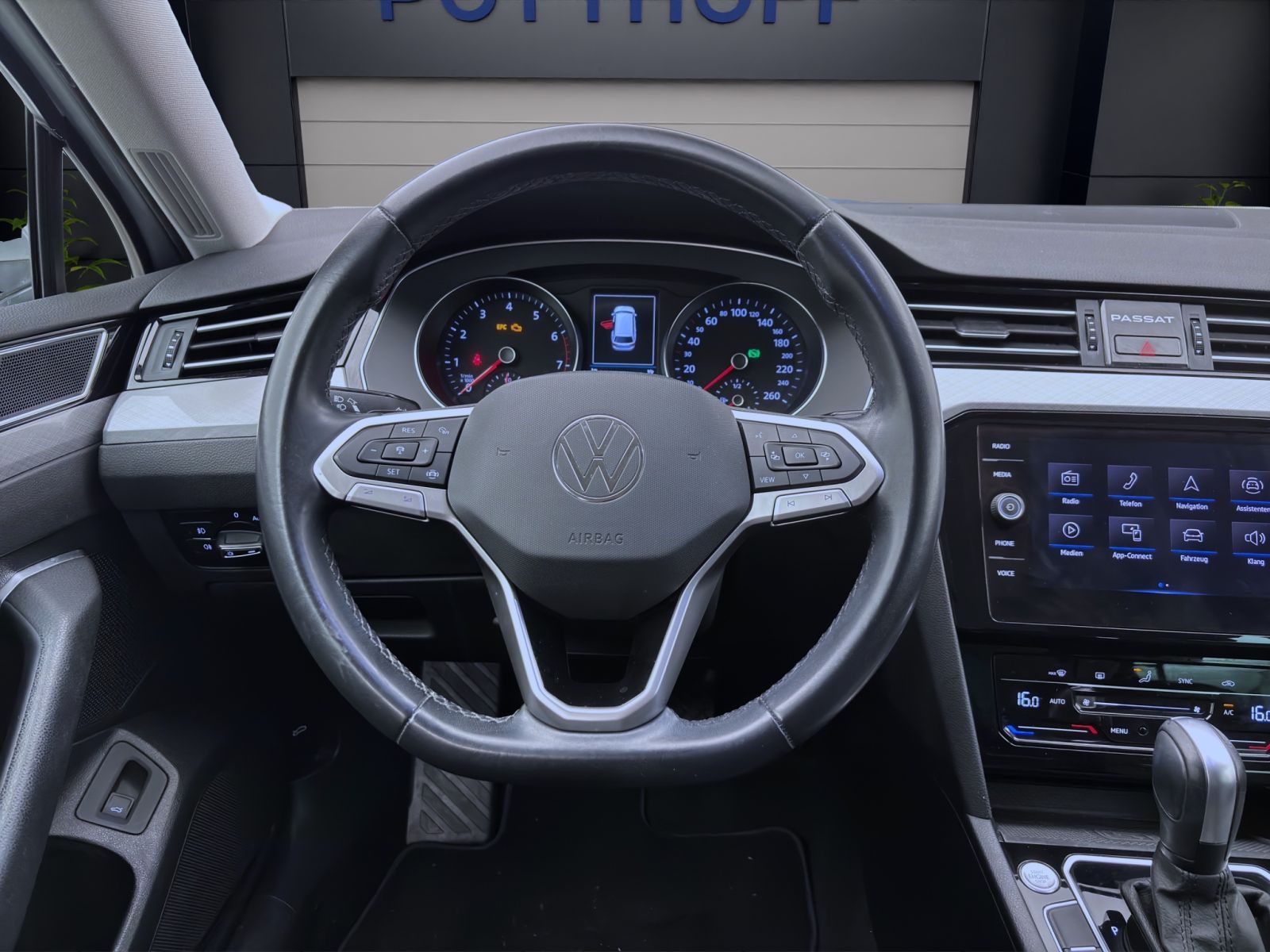 Volkswagen Passat Variant - Bild 12