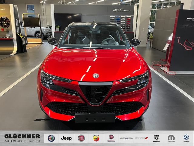 Alfa Romeo Junior Ibrida Speciale 1.2l MHEV SABELTPAKET