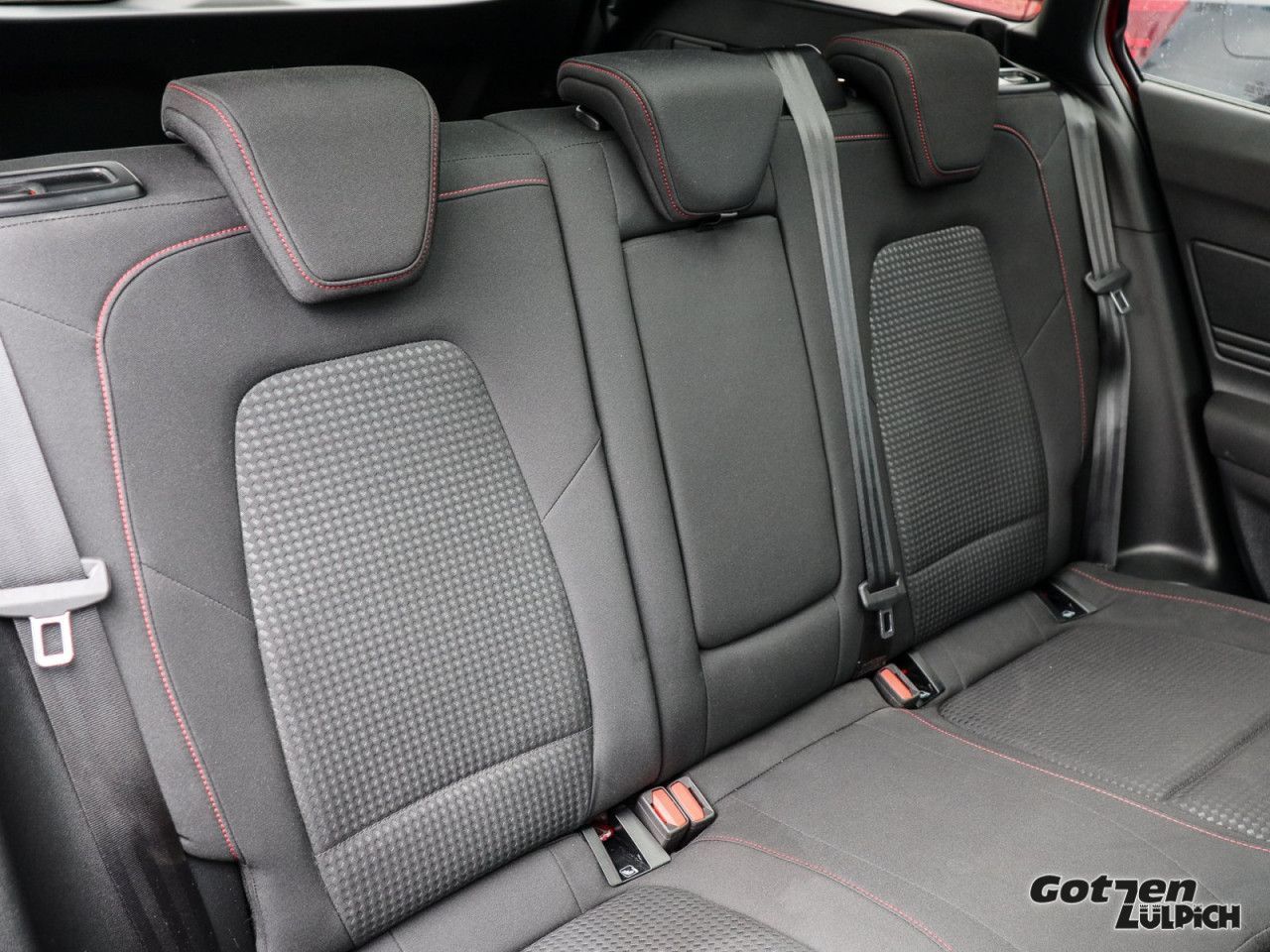 Fahrzeugabbildung Ford Focus Turnier ST-Line 2.0 TDCi Navi Pano LED PDC