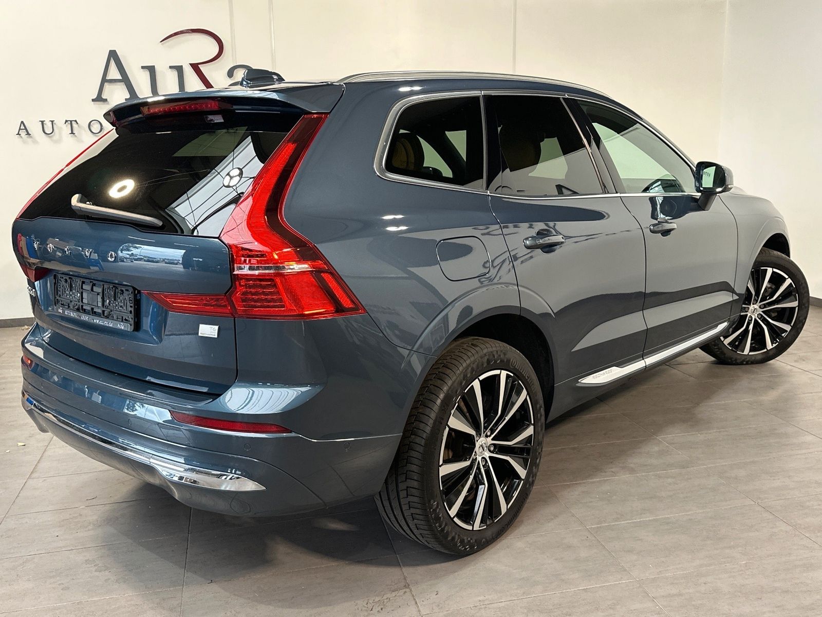 Fahrzeugabbildung Volvo XC60 T6 AWD Recharge Plus Bright NAV+LED+PANO