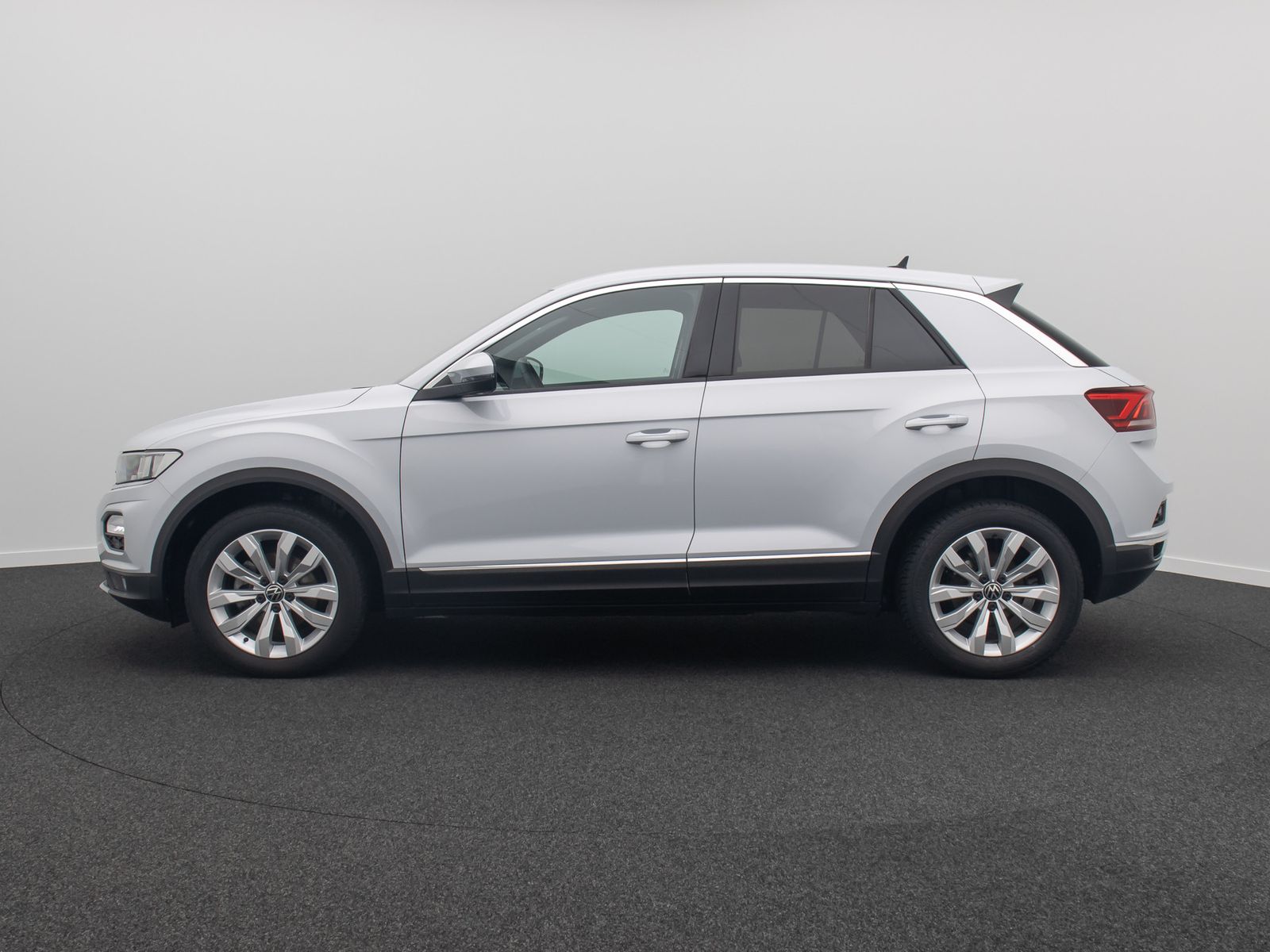 Fahrzeugabbildung Volkswagen T-Roc Sport ACC PDC HIFI Alarm FahrAssist DAB WR