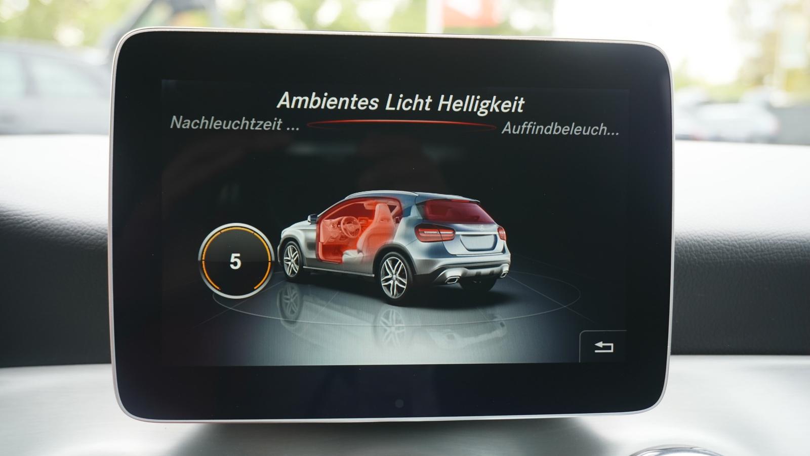 Mercedes-Benz GLA 180 Autom. AMG Line LED Navi AHK Alcantara