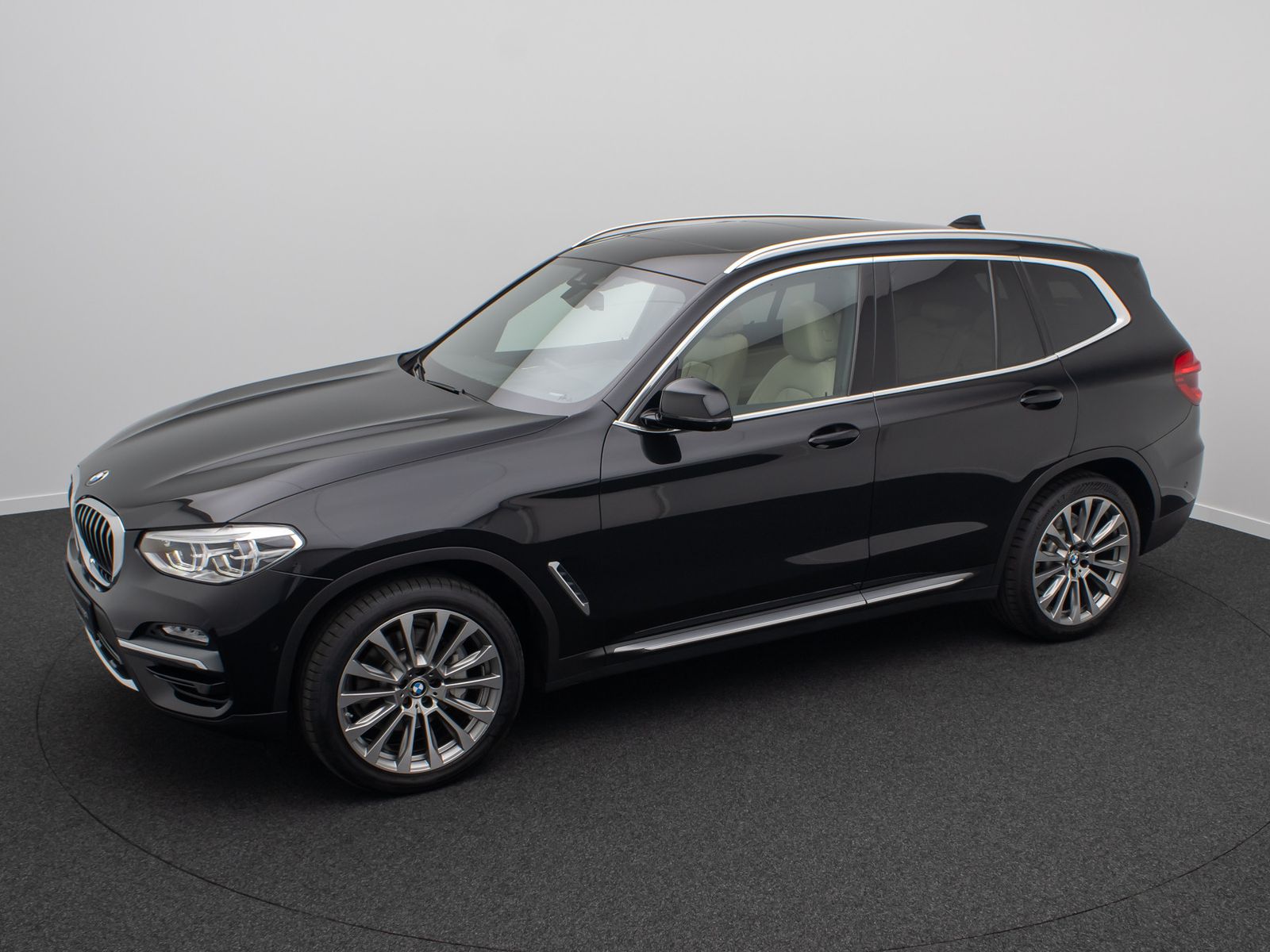 Fahrzeugabbildung BMW X3 xD30i Luxury Line 360° DisplKey Panorama HUD