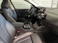Fahrzeugabbildung BMW X4 xDrive 30d -- AHK/ Innovation/ Memory/ Leder