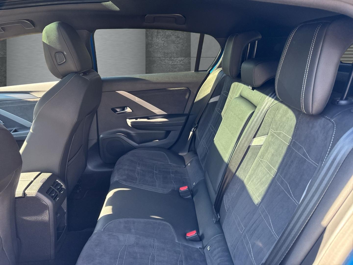 Opel Astra Electric GS ACC 360 Kamera Pano Allwetter 