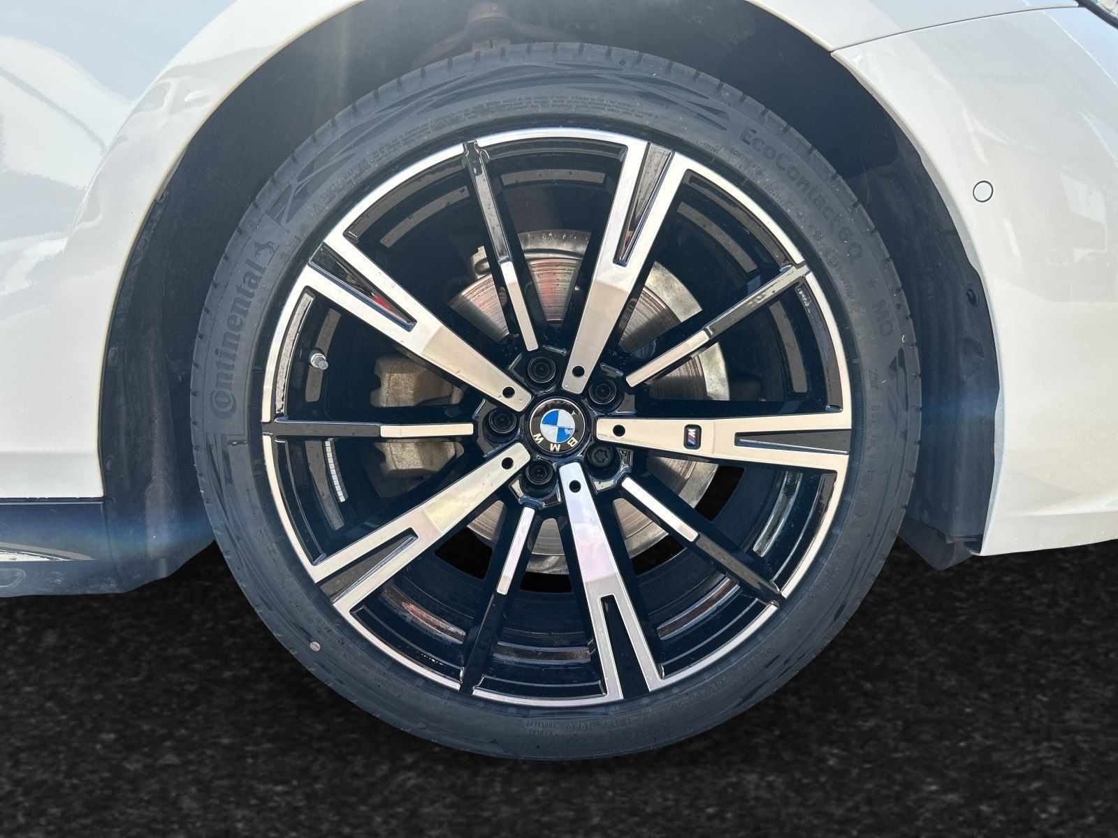 BMW 520i Touring M Sport AHK 20 LMR Autobahnass foto 4