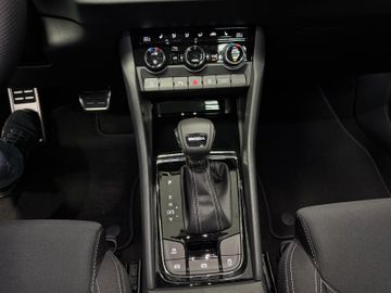Fahrzeugverkauf 22 Skoda Karoq Sportline 1.5 AHK*Pano*19 Zoll*Matrix