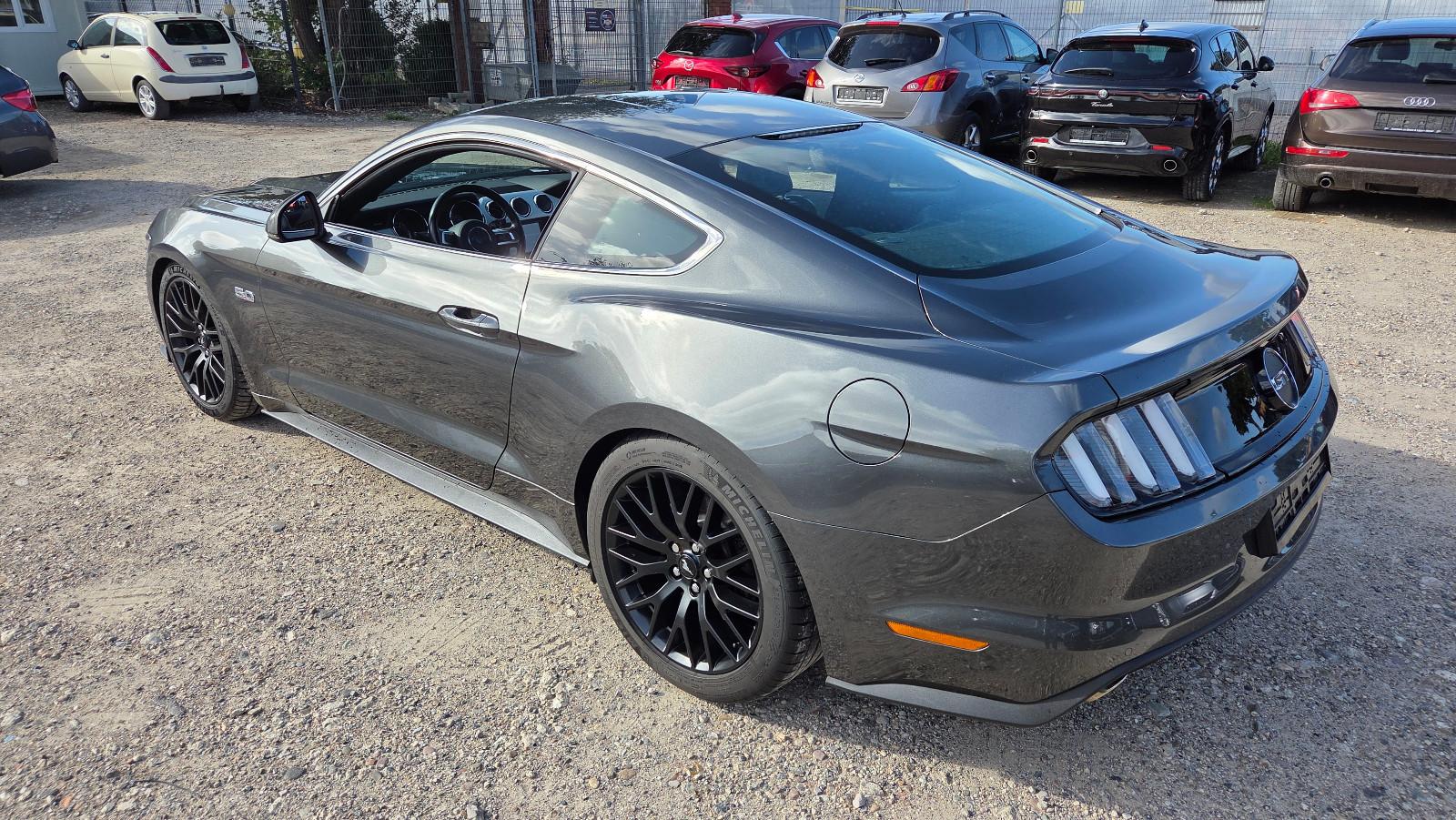 Ford Mustang GT Fastback 5.0 V8 421 ch BVA / 40 400 km / Premium Pack / Cuir ventilé / Caméra de recul