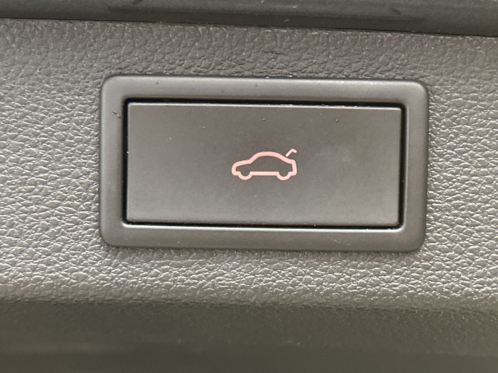 Fahrzeugabbildung SKODA Kodiaq 2.0 TDI DSG 4x4 Sportline NAV+LED+PANO+AH