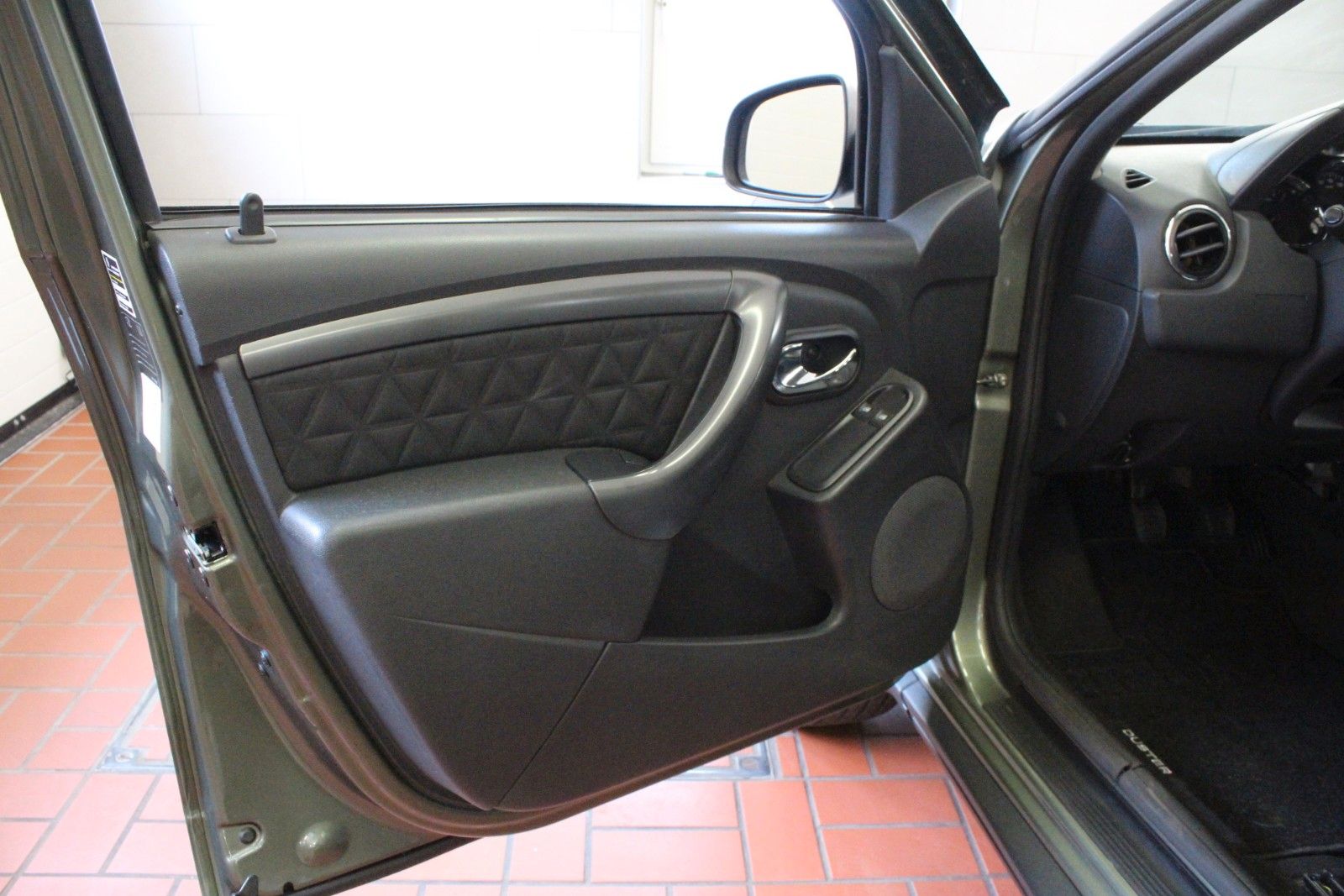 Fahrzeugabbildung Dacia Duster Blue dCi 110 Laureate *4x4 *