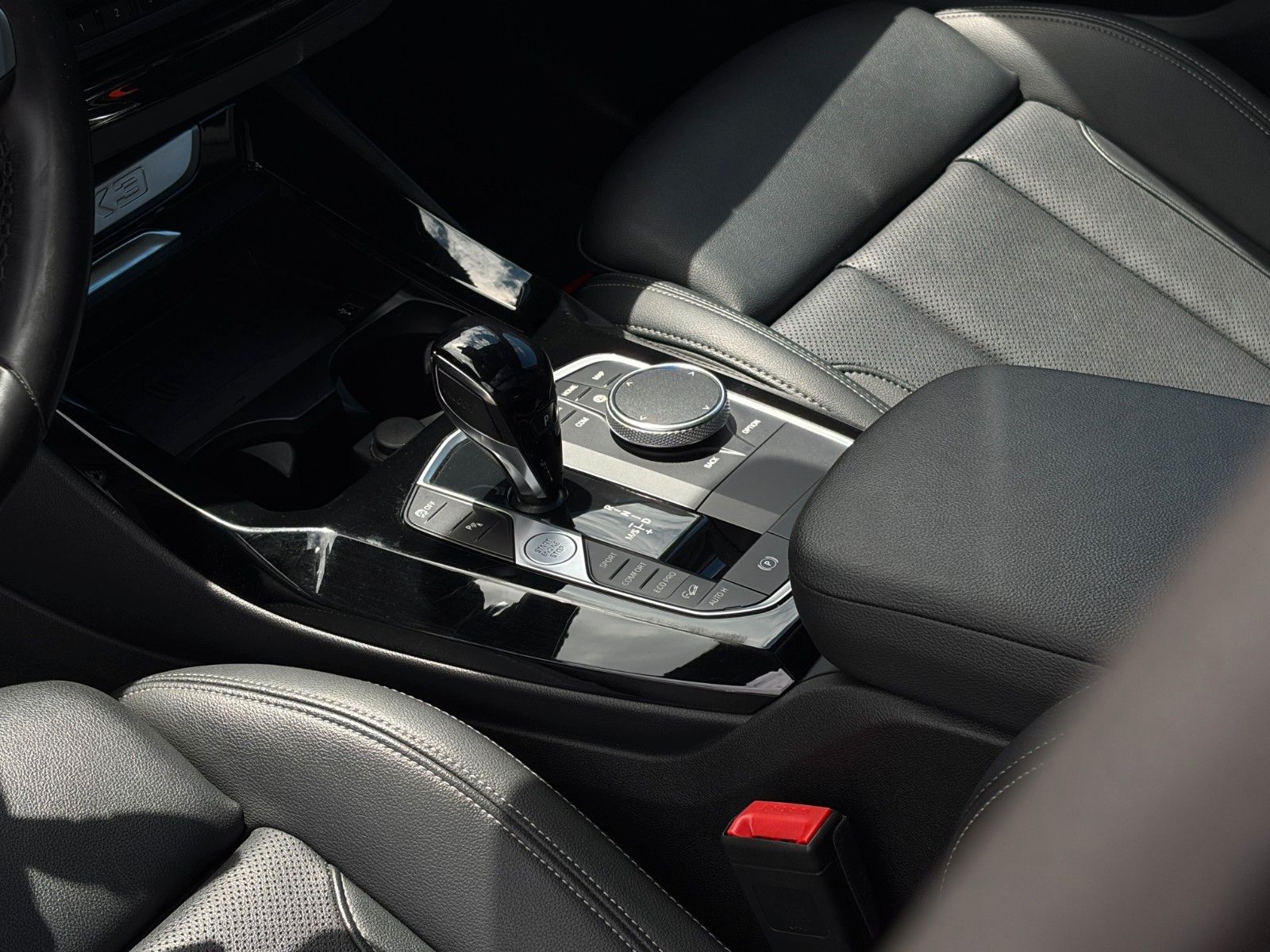 Fahrzeugabbildung BMW X3 xDrive30d M Sport LcProf. Pano Kamera Temp.