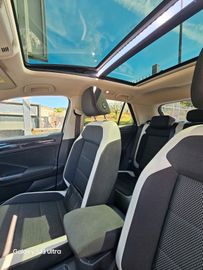 Volkswagen T-Roc - 10
