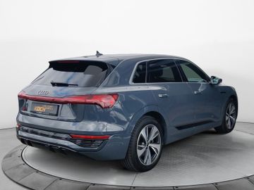 Audi Q8 e-tron - 8