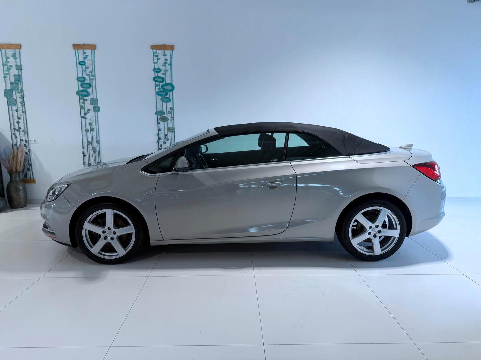 Opel Cascada 1.6 SIDI Turbo Innovation ecoFlex 2-Z...