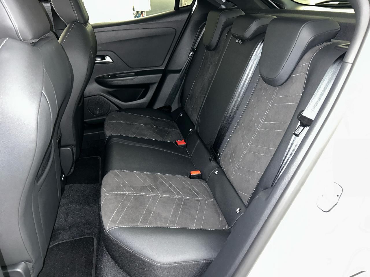 Fahrzeugabbildung Opel Mokka 1.2 Turbo GS// RFK, PDC, Navi, Sitzhzg., K