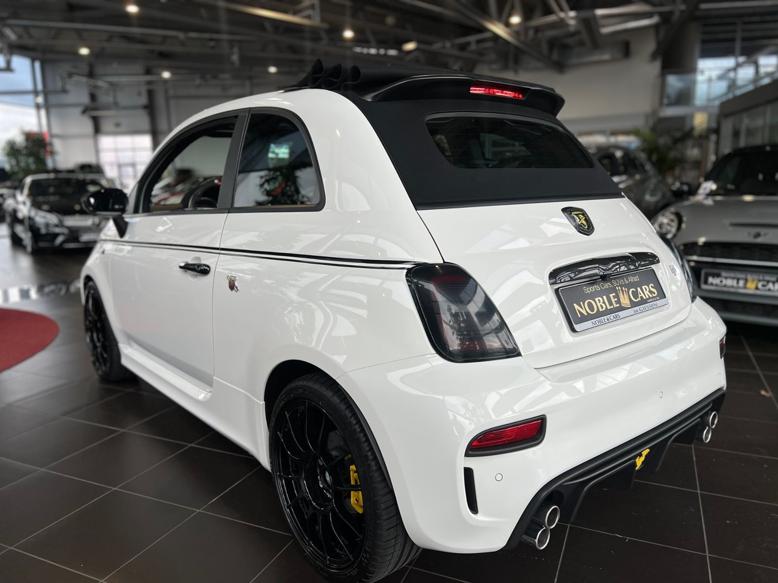 Fahrzeugabbildung Abarth 695C Cabrio Aut. KLIMA CARPLAY RFK ALU