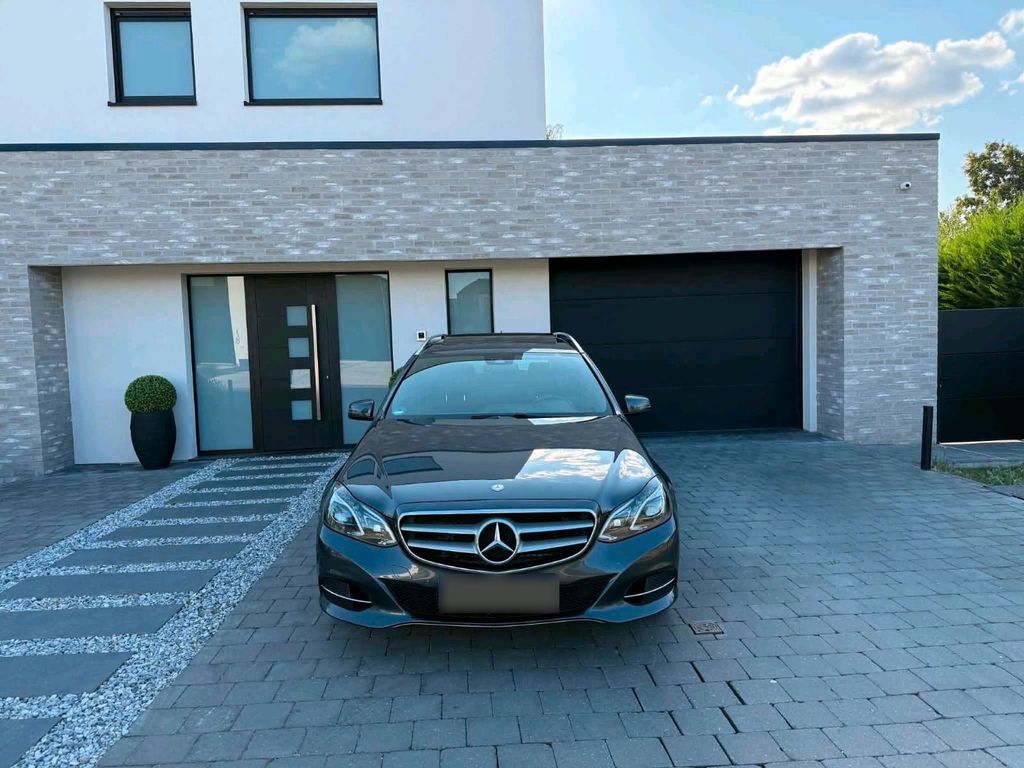 Image of Mercedes-Benz E 350
