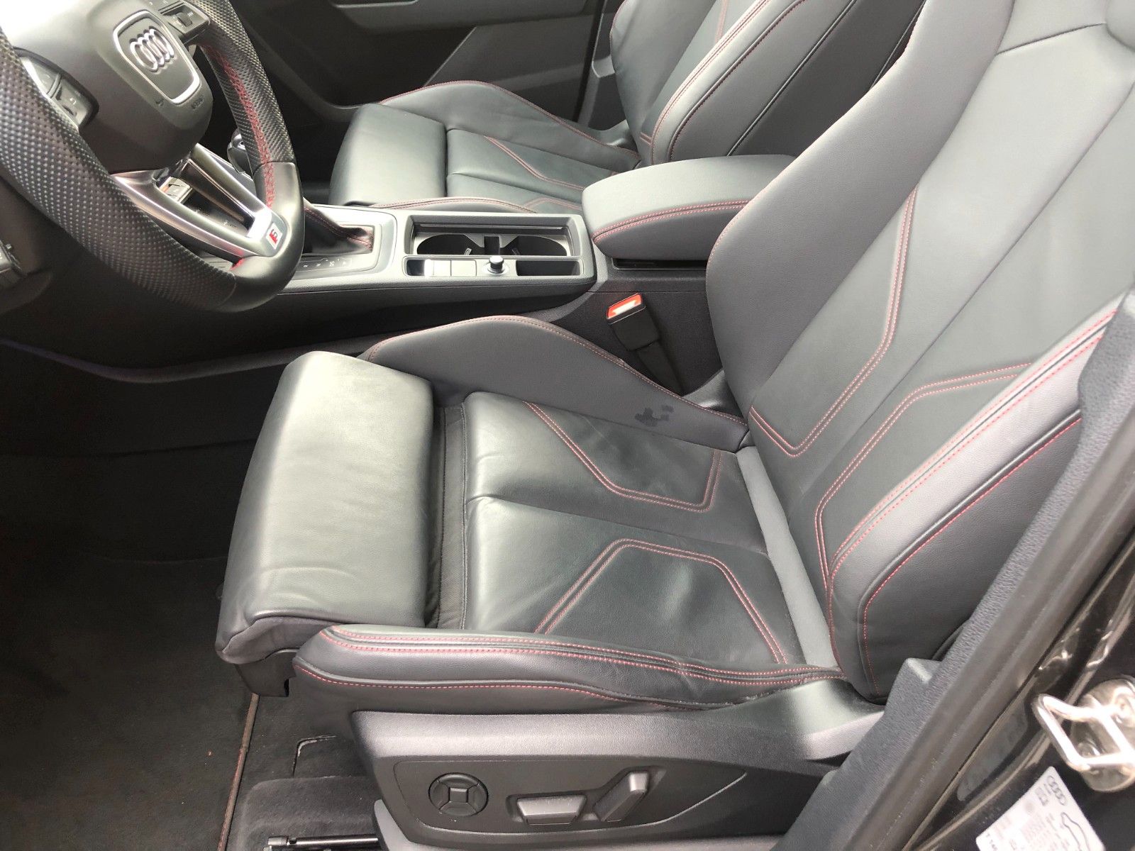 Fahrzeugabbildung Audi Q3 Sportback 35 TFSI S line
