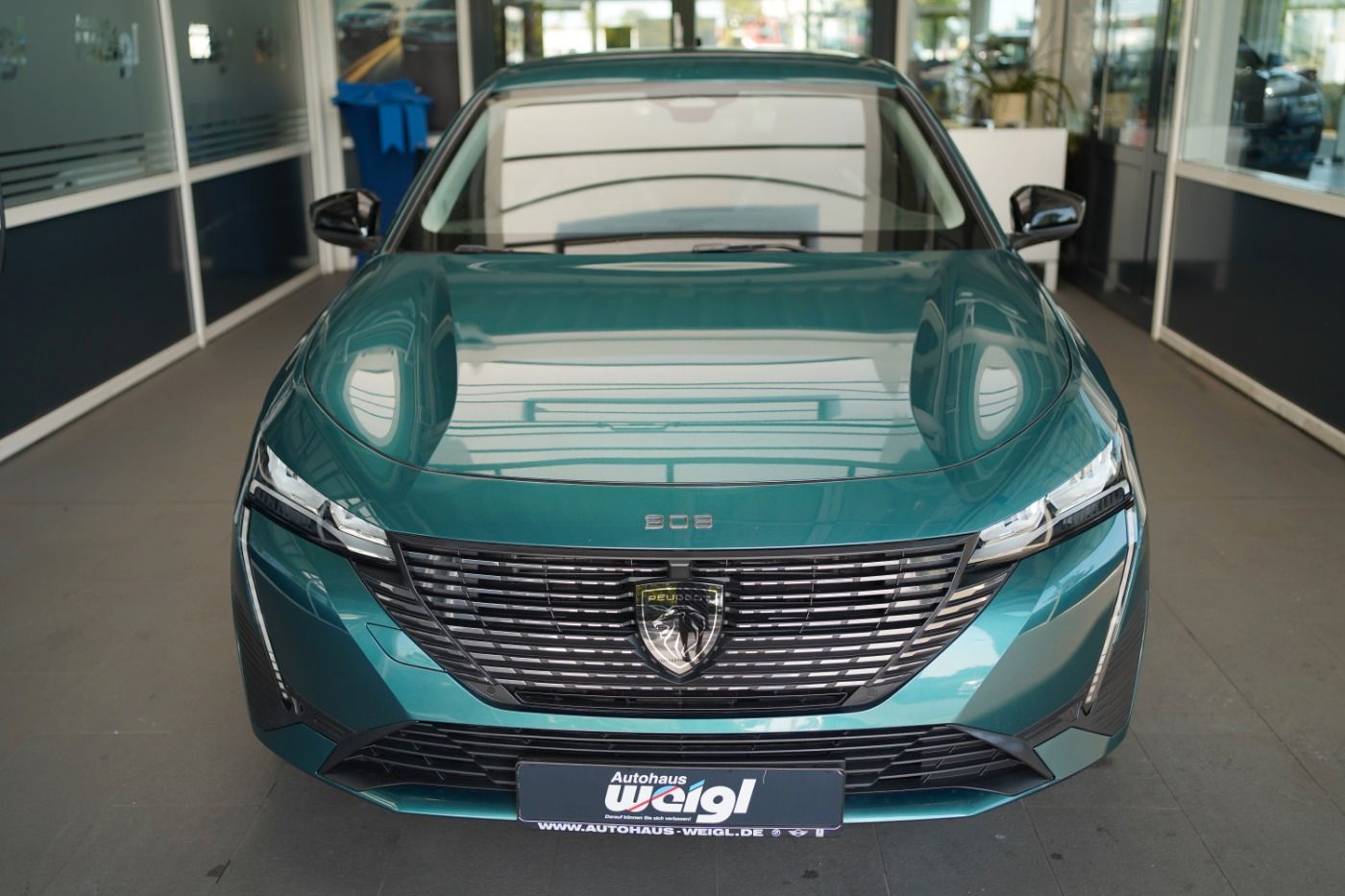 Fahrzeugabbildung Peugeot 308 SW Plug In Hybrid 180 Allure Automatik Navi