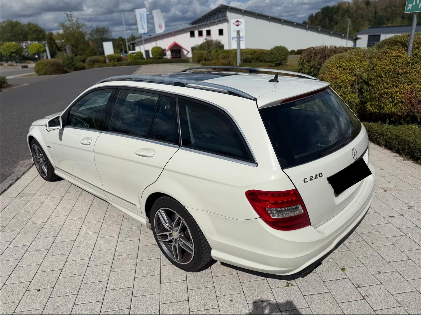 Mercedes-Benz C220 2012 — photo 8