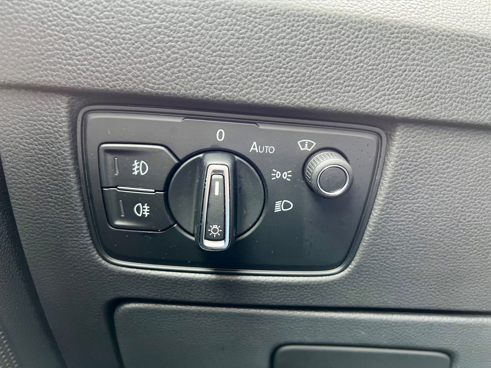 VW Passat Variant Business AAC NAVI SHZ MASSAGE