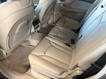 Audi Q7 - 10