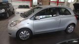 Toyota Yaris Life - Toyota Yaris mit Benzin-Antrieb: Kleinwagen, Automatik