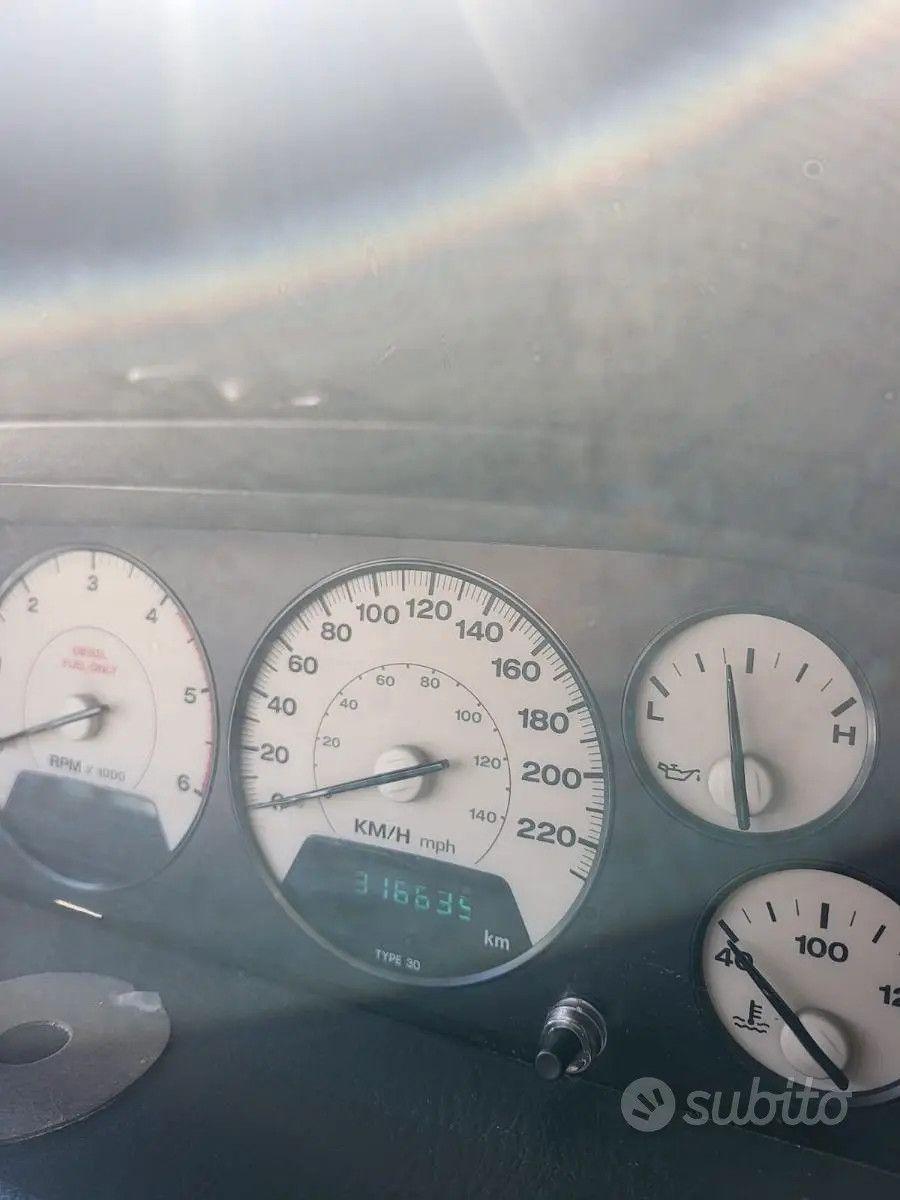 Jeep Cherokee 2004 — photo 5