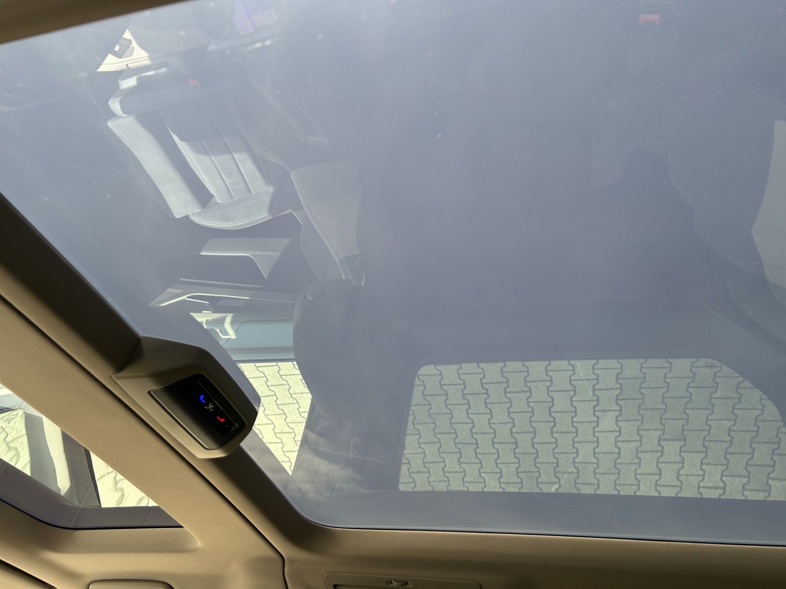 Fahrzeugabbildung Volkswagen T7 Multivan eHybrid ENERGETIC  DSG LED STANDH NA