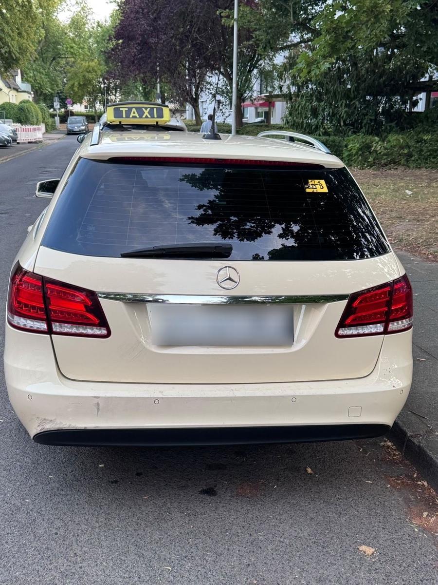 Mercedes-Benz E200 2015 — photo 6