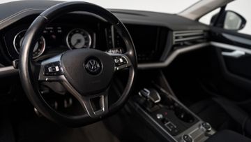 Volkswagen Touareg - 11