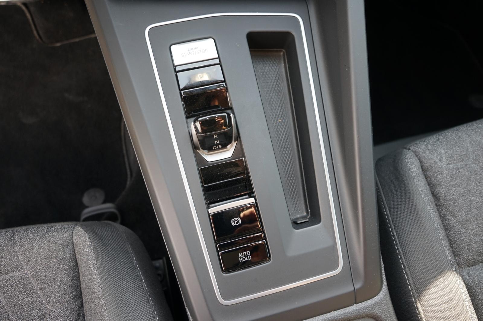 Volkswagen Golf VIII 1.0 eTSI Move DSG CarPlay ACC LED, миниатюра 11