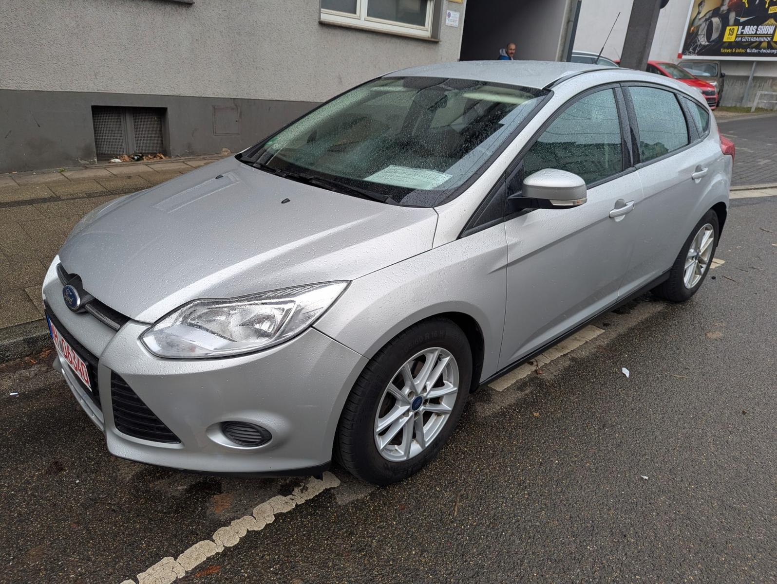 Ford Focus 1,0 Eco Boost Trend Klima erst 66Tkm SHG