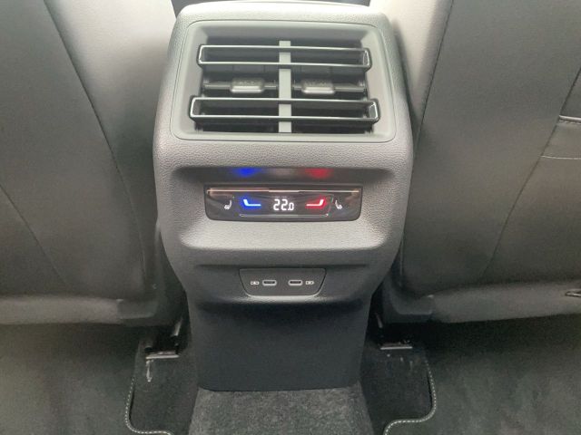 Tiguan R-Line 2.0 TDI 4Motion Bluetooth Navi LED